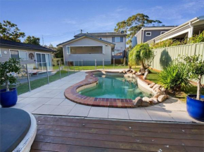 Shelly Beach Escape